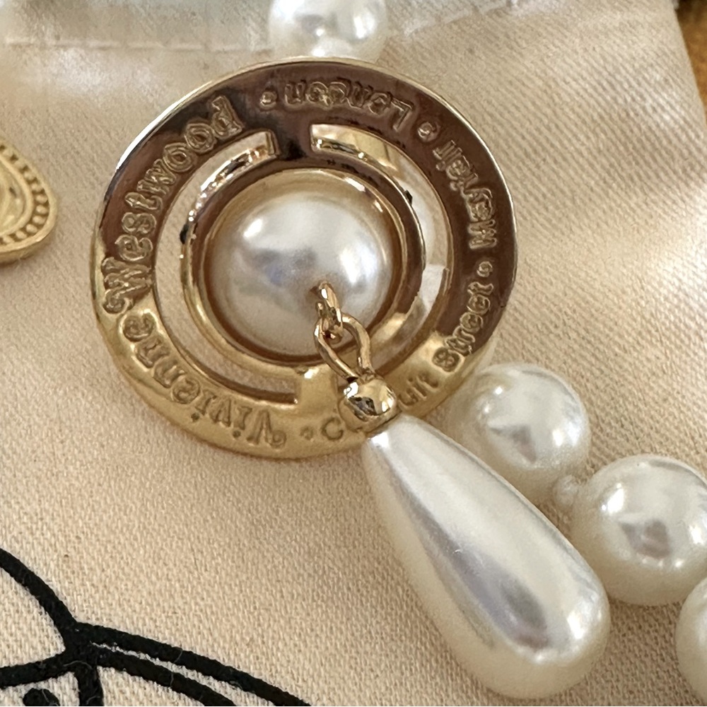 Vivienne Westwood gold Saturn orb pearl necklace - Picture 7 of 9